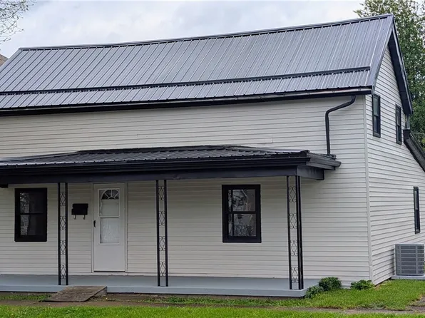 221 Grandview Ave, Tiltonsville, OH 43963