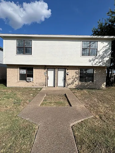 2840 Burnett Ave Photo 1