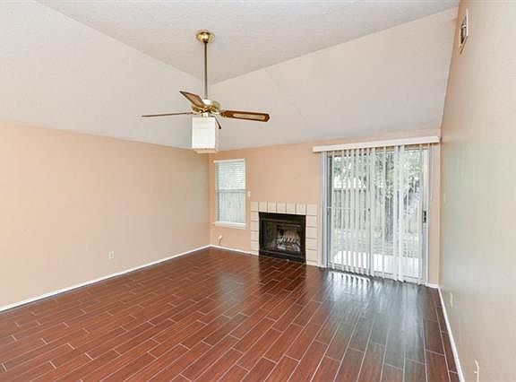 3rd image of 6709 Windwillow Dr