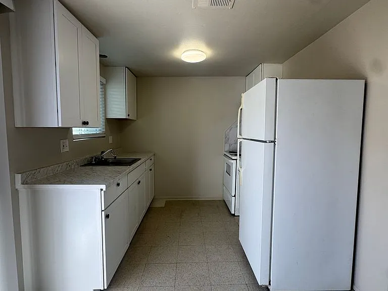 718 Bedlow Dr — Photo 3