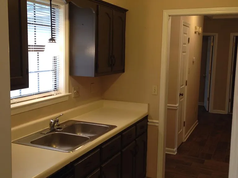 720 Clarington Dr — Photo 6