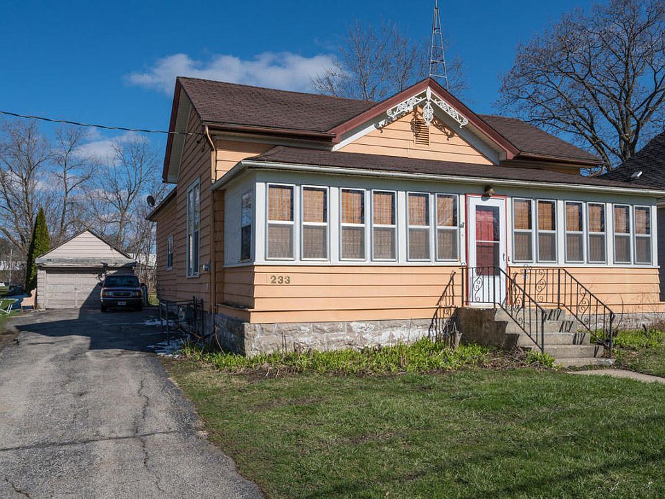 1st image of 233 S Lake Shore Dr