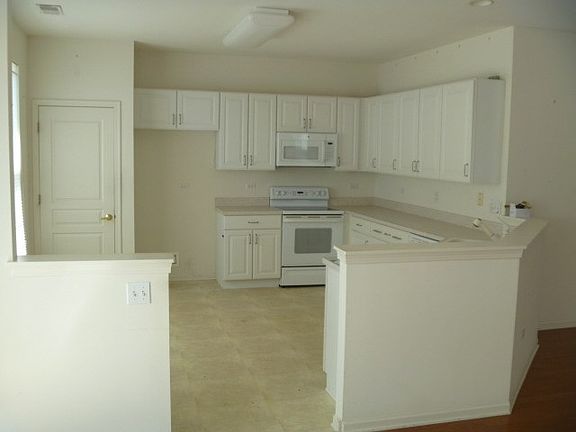 3rd image of 13447 Wildwood Ln