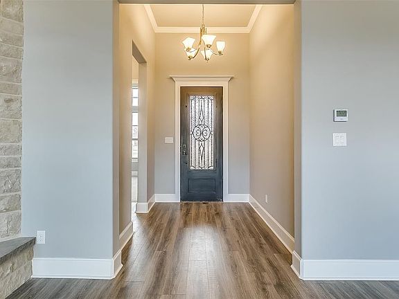 4th image of 3501 Northcrest Dr