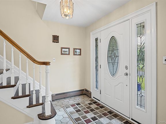 2nd image of 37 Dogwood Hollow Lane