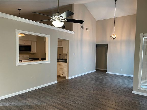 2nd image of 4201 Green Acres Cir