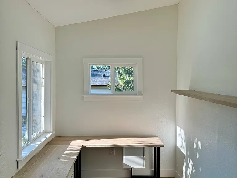 NW 32nd Ave — Photo 15