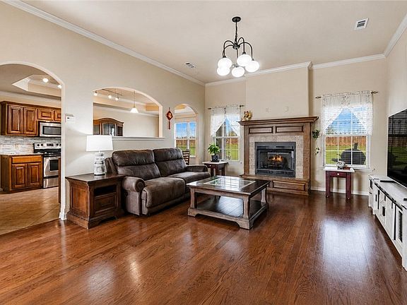 3rd image of 741 Sienna Dr