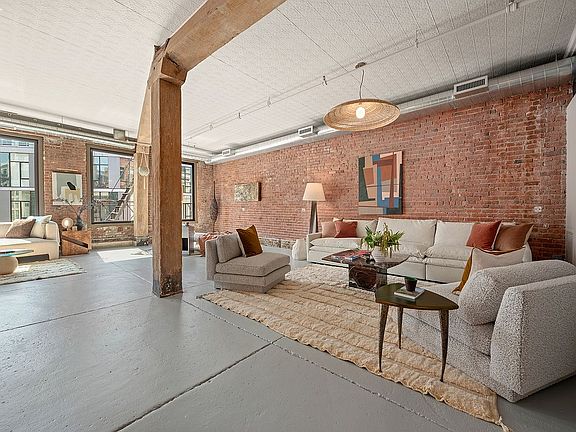 4th image of 474 Greenwich St Unit 5S