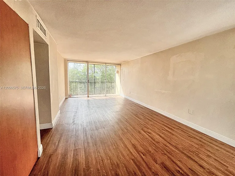 8870 Fontainebleau Blvd #409 — Photo 10