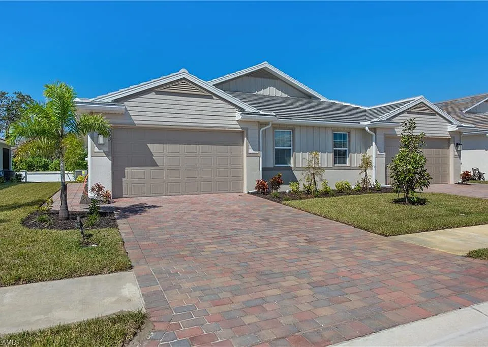 1093 Tranquil Brook Dr
