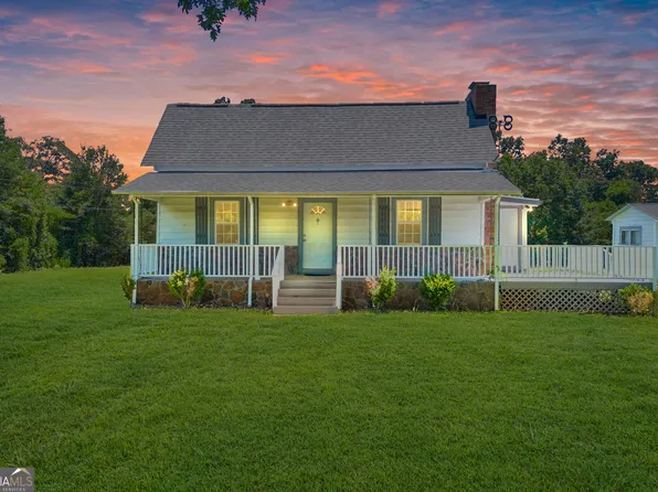 303 Oak Way Dr, Eastanollee, GA 30538