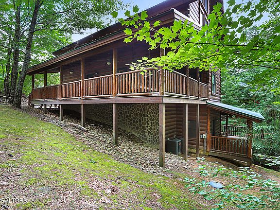 2nd image of 2027 Smoky Cove Rd