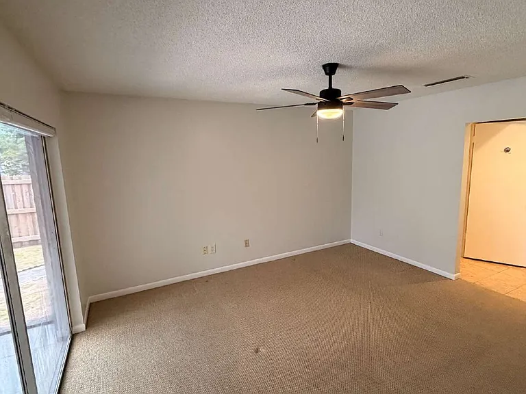 14001 Dominion Ct — Photo 29