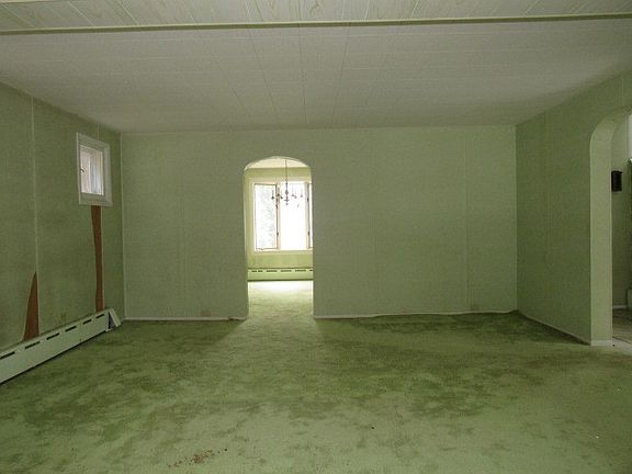 5th image of 133 Dartmouth Ave