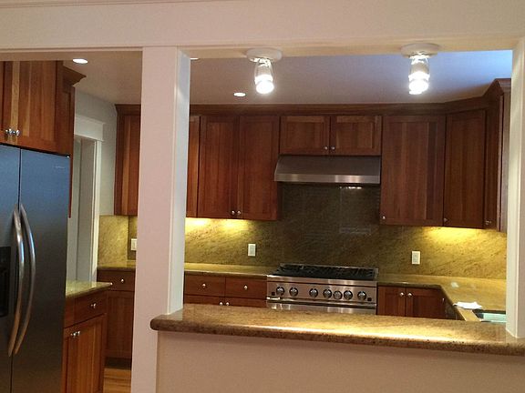 Kitchen and breakfast bar