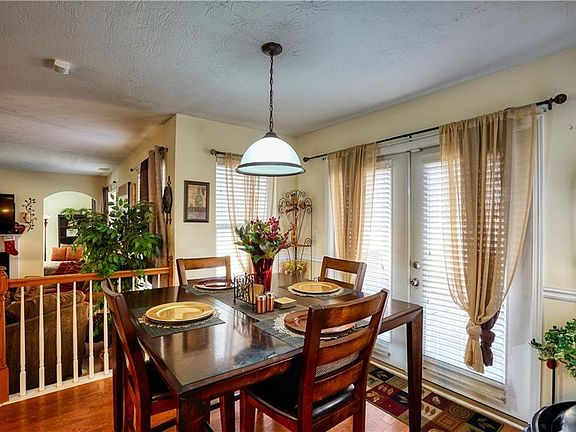 3rd image of 2210 Park Estates Dr