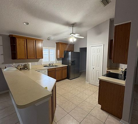 4th image of 1139 Juniper Ct