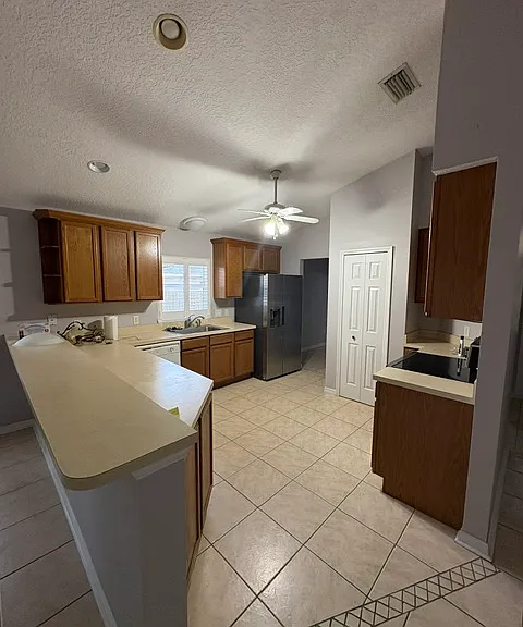 1139 Juniper Ct — Photo 4