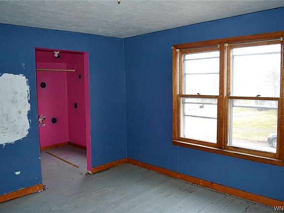 4th image of 32 Saint Hedwig Ave