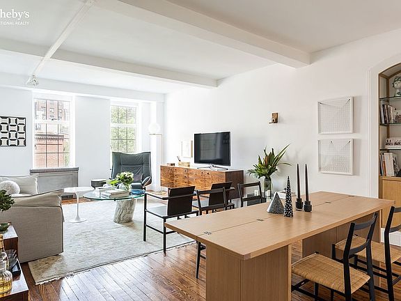 5th image of 470 W 24th St APT 5D
