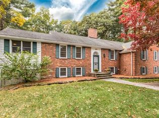 175 Locksley Rd, Lynnfield, MA 01940