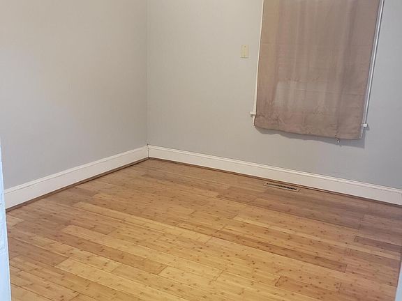 5th image of 204 Arlington Circle