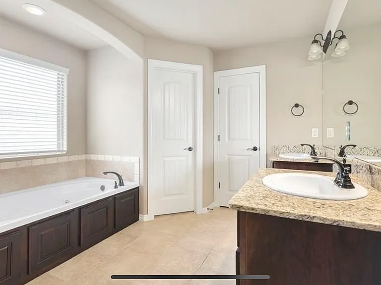 2915 N Raven Ln — Photo 12