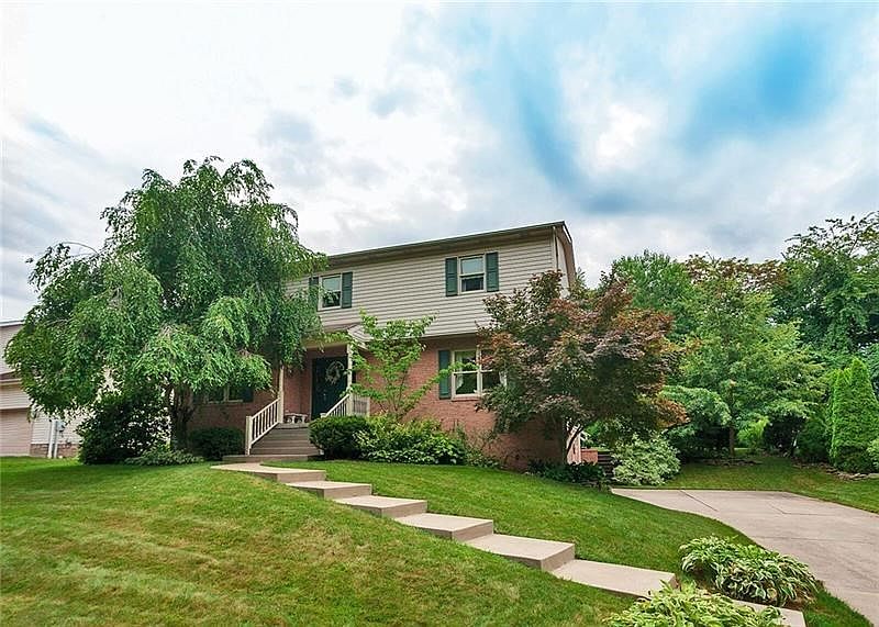 1st image of 613 Rockland Dr