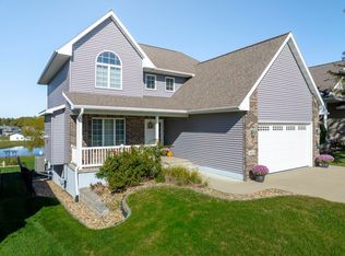 5612 Summerland Dr, Waterloo, IA 50701
