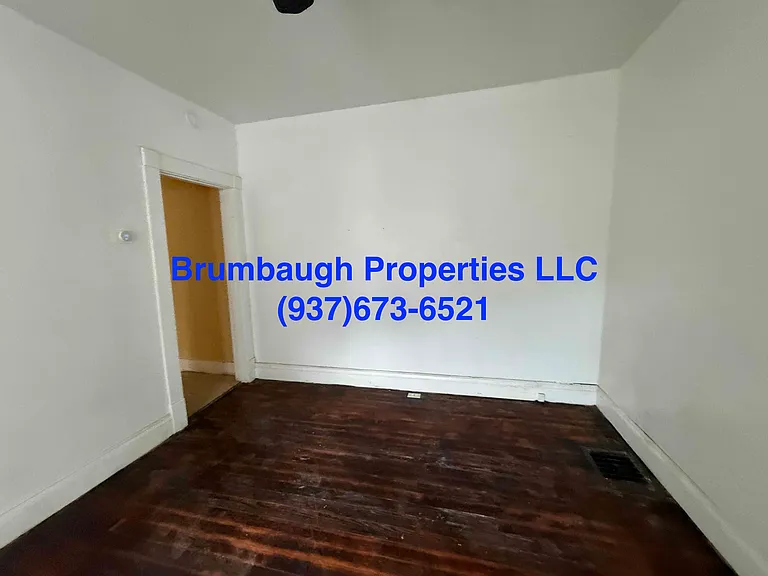 1027 Park Ave — Photo 10