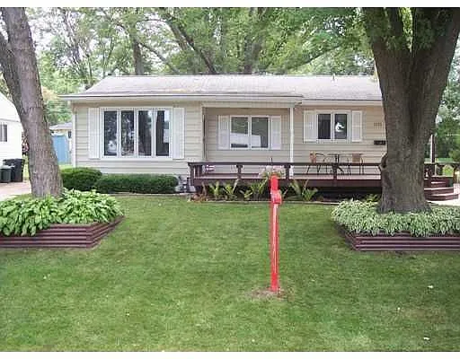 1115 Regent St NE photo 1