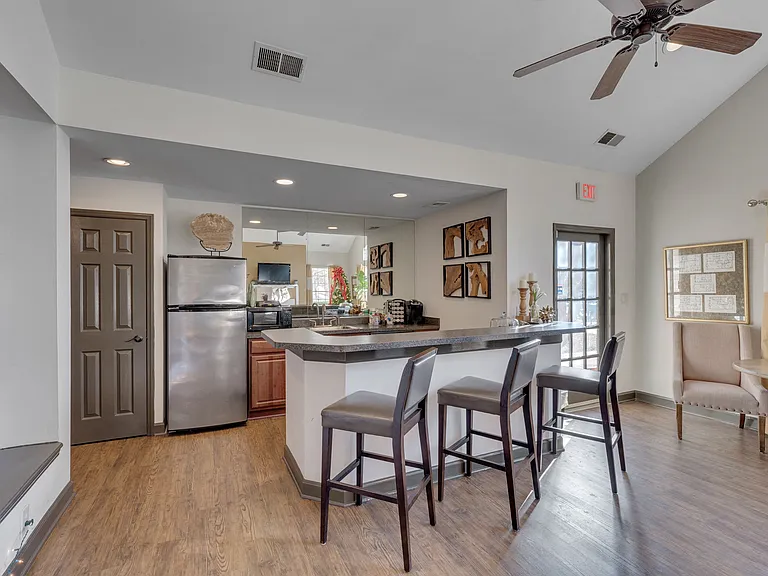 Trailwood Crossing Apartments — Photo 49