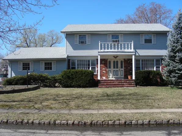 17 Arnold Dr, Parsippany, NJ 07054