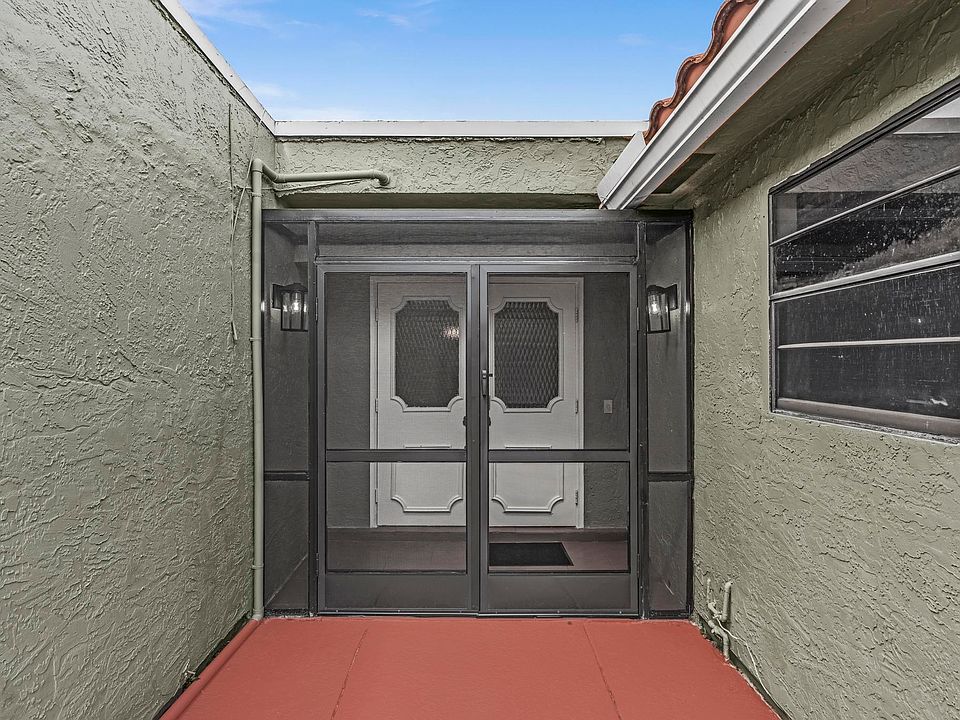 5463 Alta Way, Lake Worth, FL 33467 | MLS #B26031700 | Zillow
