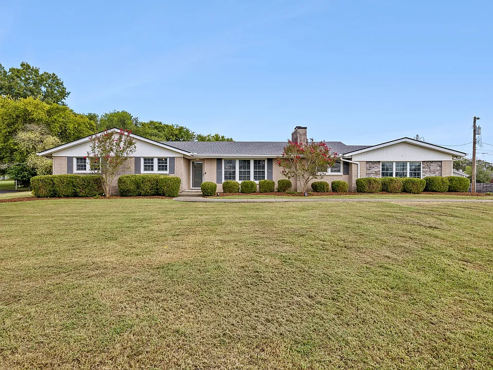 309 Twin Hills Dr