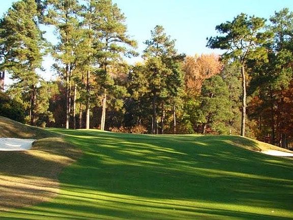 Southern Pines Golf Club footsteps away