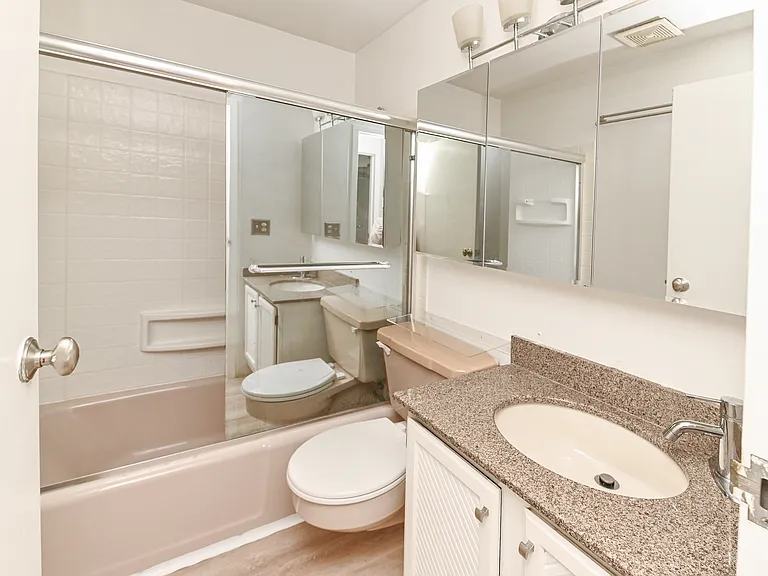 1815 William Howard Taft Rd #207 — Photo 5