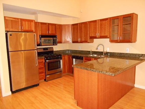3rd image of 950 Harrison St Unit 108