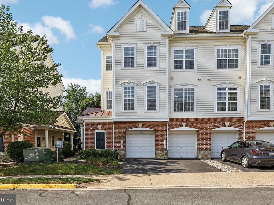 1st image of 6821 Hampton Bay Ln