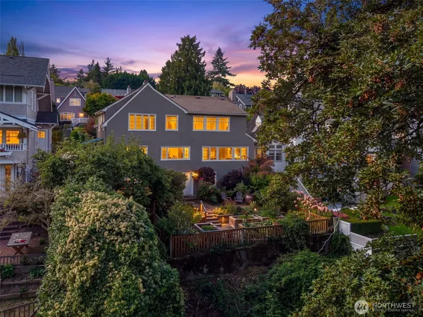 2324 34th Avenue S, Seattle, WA 98144