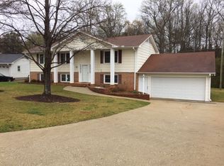 105 Allen Ct, Boiling Springs, SC 29316