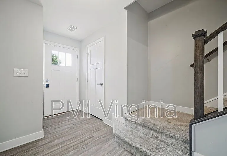 905 Hornswaggle Way — Photo 3