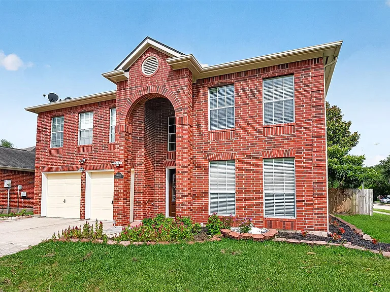 16102 Flatridge Ct — Photo 3