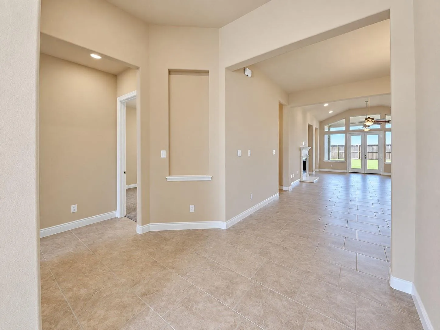 4 bed, 3.5 bath, 2663 sqft, $2,750 — Photo 4