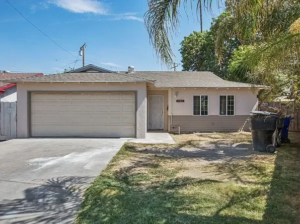 1185 Lincolnwood Cir, Hanford, CA 93230
