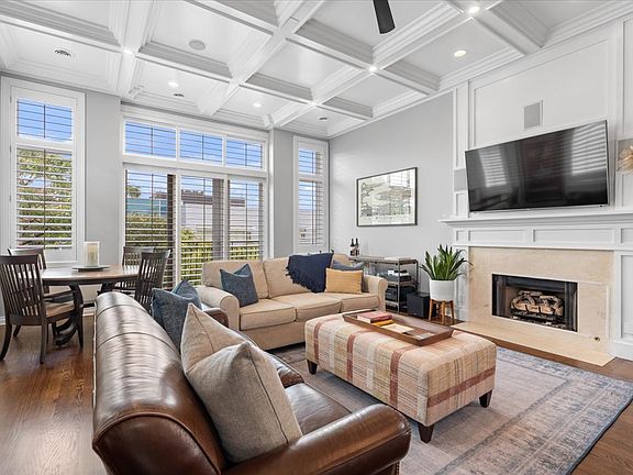 5th image of 1515 N Claremont Ave #3
