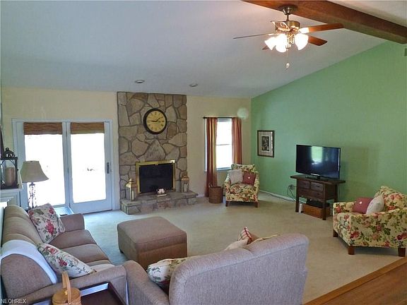 5th image of 9163 Matthew Ct