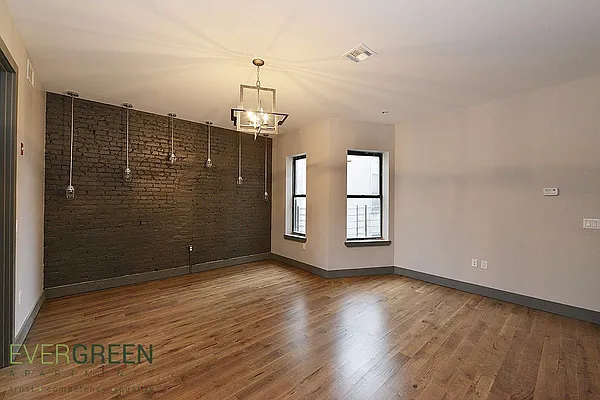 Rented by Evergreen Apartments BK | media 14