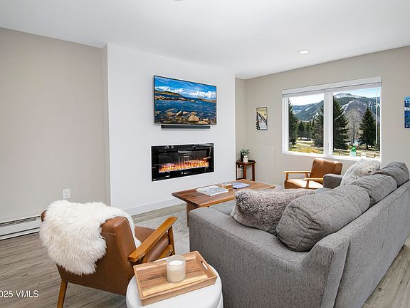 5th image of 510 W Beaver Creek Blvd #101